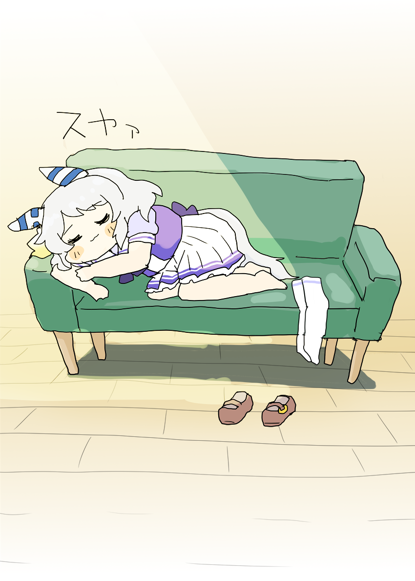 #24 ソファーで日向ぼっこミラ子
